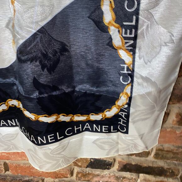 CHANEL Vintage Silk Ivory Black Chain Floral Square Scarf Women's - Picture 5 of 8